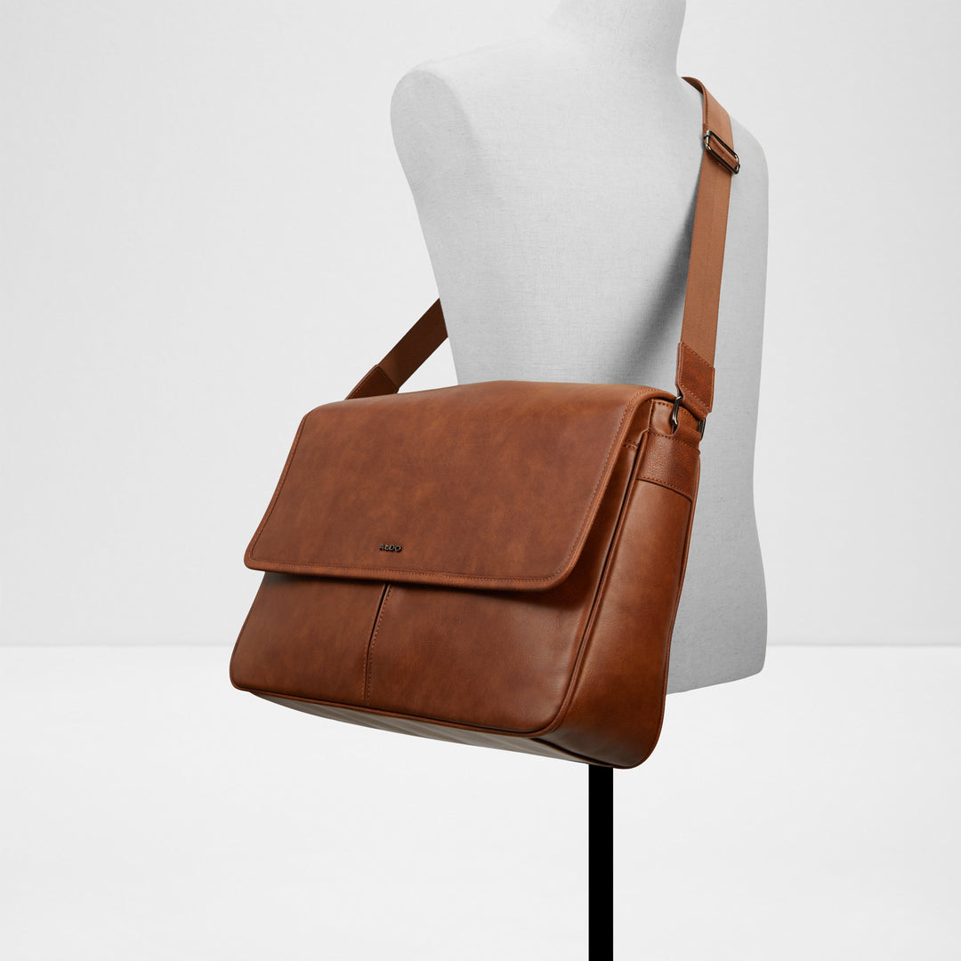 Mala de tiracolo em cognac - ULERADUS
