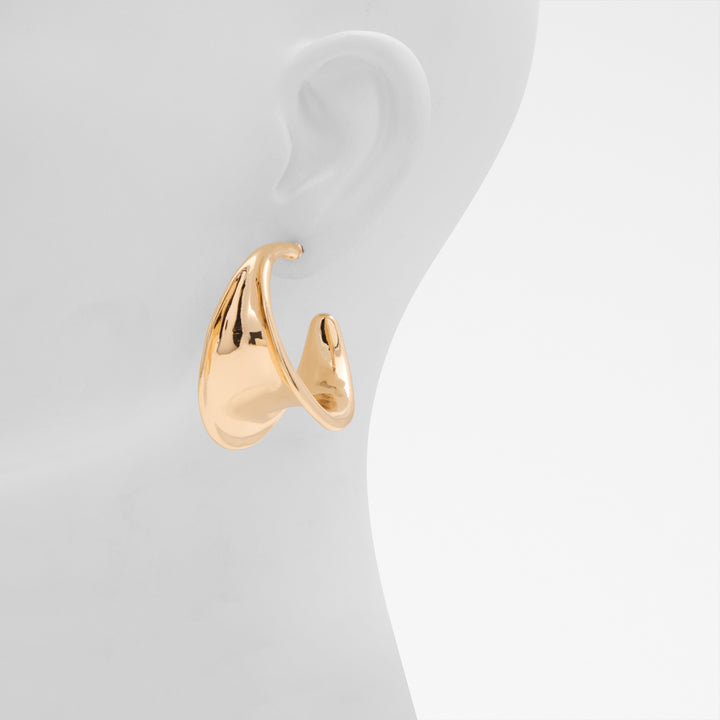 Brincos longos em dourado - VIITA