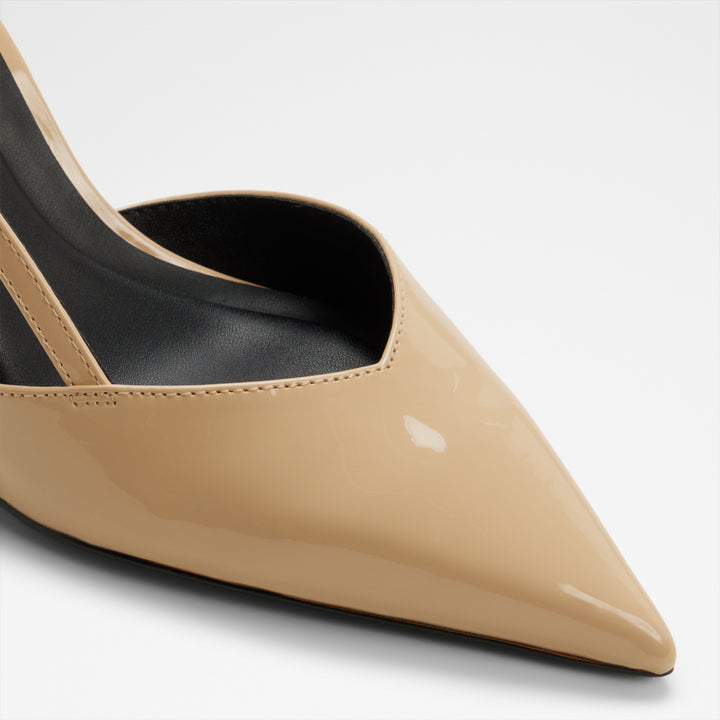 Sapatos em verniz bege, salto fino - VIVENNIA