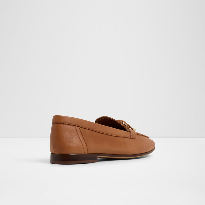 Mocassins rasos em pele cognac - YBILIDE