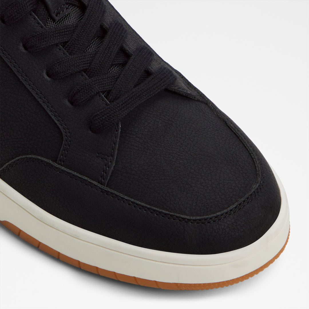 Sapatilhas em preto - ZAIDEN