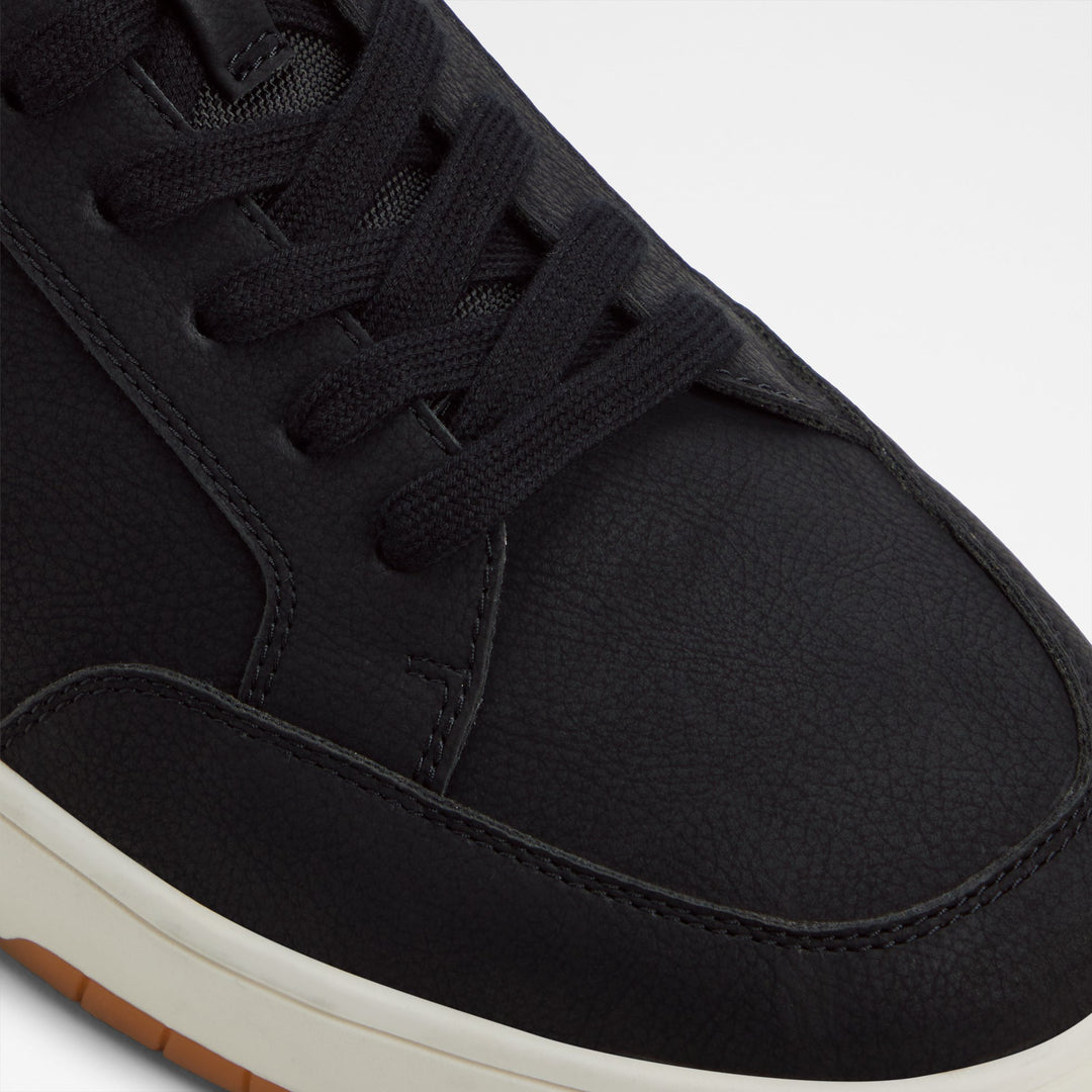 Sapatilhas em preto - ZAIDEN